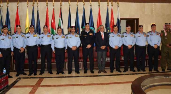 الحمود يكرم الفقيه