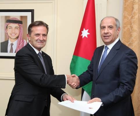 الخارجية تتسلم نسخة من أوراق اعتماد سفراء عدد من الدول الصديقة