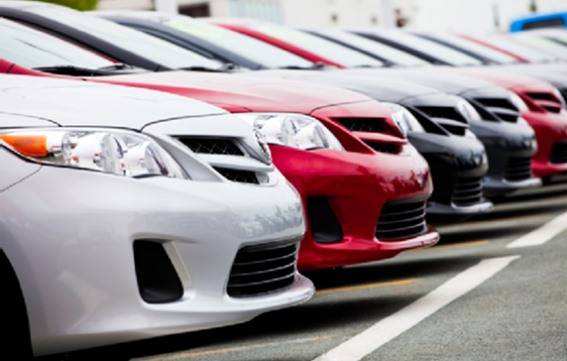 أصحاب مكاتب تأجير سيارات: الوضع أصبح لا يحتمل