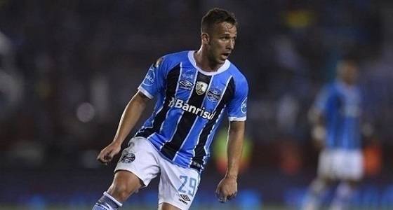 رسميا.. برشلونة يصل لاتفاق بشأن انتقال أرثر