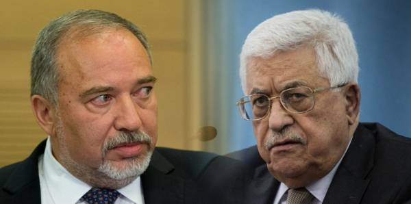 ليبرمان: عباس يحاول جرنا إلى حرب مع حماس