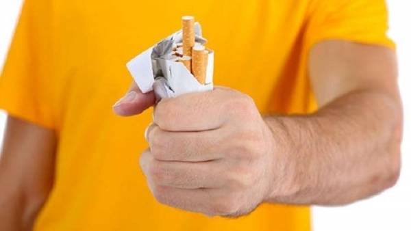 دراسة تكشف علاقة غريبة بين التدخين والطرش!