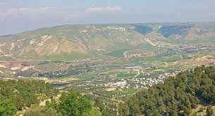 تفاصيل ..اصحاب اراضي يلجأون للقضاء ..والطاقة المسار حدد حسب اسس وكودات عالمية 