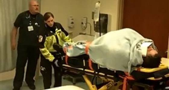 بالفيديو.. شاب يطلب يد حبيبته للزواج بطريقة غريبة