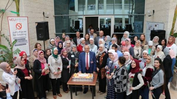 الشرق الأوسط تكرم المرأة العاملة في عيد الأم