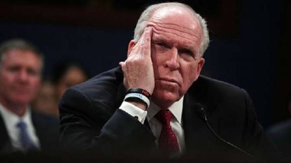 مدير سابق لـCIA: قد يكون لدى روسيا شيء ما ضد ترامب!