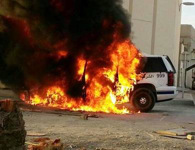 القبض على سبعة اشخاص في البحرين متهمين باحراق دورية امنية