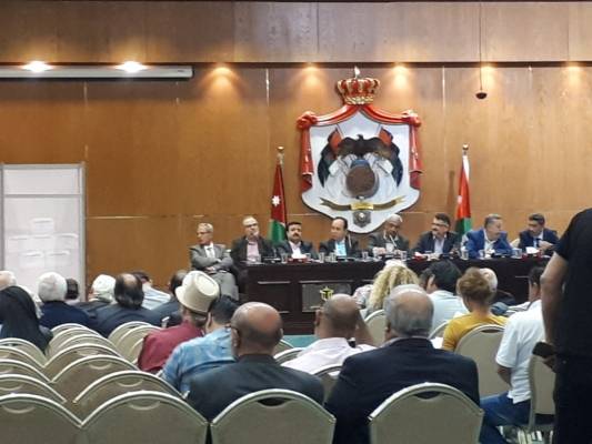 خلافات واتهامات بالفساد في اجتماع نقابة الفنانين