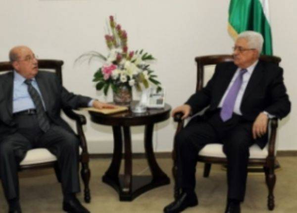 مباحثات بين عباس والزعنون في عمّان