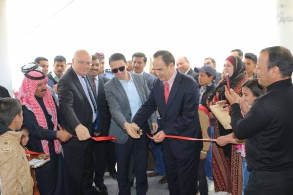 الصرايرة يرعى احتفال بلدية طلالقضاء الموجب بيوم الكرامة ويفتتح عدداً من القاعات فيها.