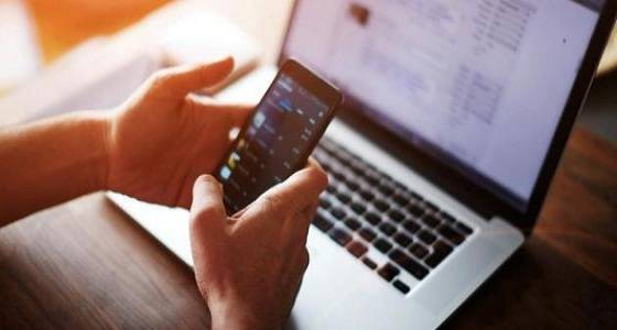 دراسة: استخدام الإنترنت يسبب السعادة