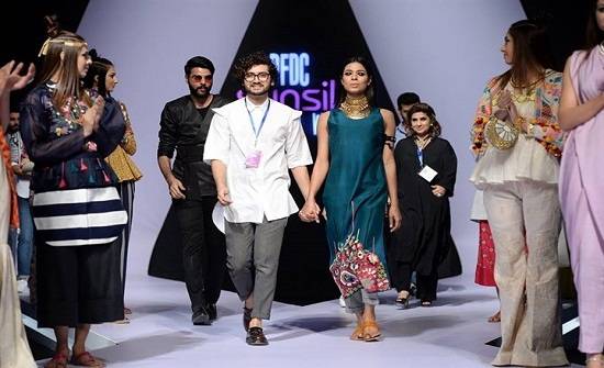 بالصور.. أول مذيعة متحولة تشعل مواقع التواصل الاجتماعي