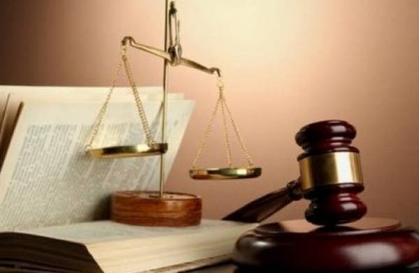 حكم قضائي يُغرّم الشركات غير الملتزمة بتعيين محام أو مستشار قانوني