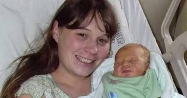 بعد تألمها لـ 14 عاماً.. هذا ما وجده الأطباء عالقاً في عمودها الفقري!