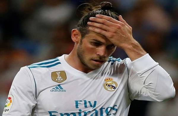 أهداف عكسية غريبة في كرة القدم (فيديو )