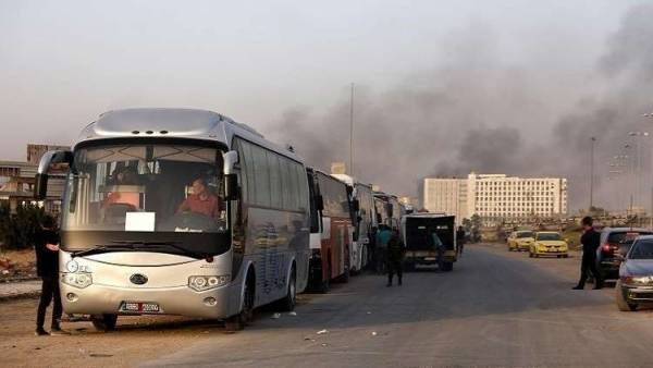 رحيل 112 مسلحا وذويهم عن دوما في ريف دمشق أمس الأحد