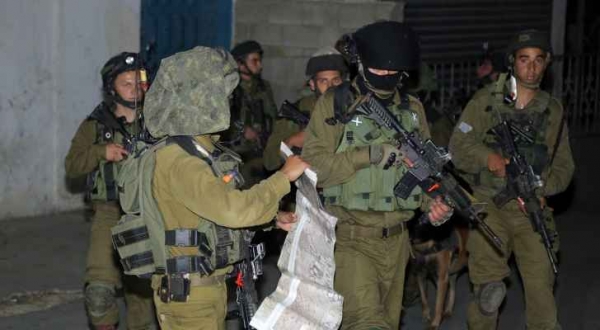 الاحتلال يخطر بهدم منزل شهيد في نابلس