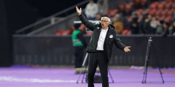 كذبة أبريل: هيكتور كوبر يقترب من الرحيل عن منتخب مصر لتدريب الأرجنتين (فيديو)