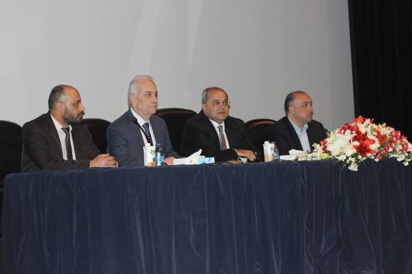 المناضل العربي احمد الطيبي يتحدث عن المستجدات السياسية وذكرى يوم الأرض في جامعة العلوم التطبيقية – تفاصيل وصور