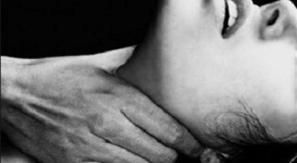 خلافات عائلية تدفع رجل لقتل زوجته في الزرقاء