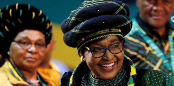 ويني مانديلا ترحل عن العالم بعد طريق طويل من النضال و التهم