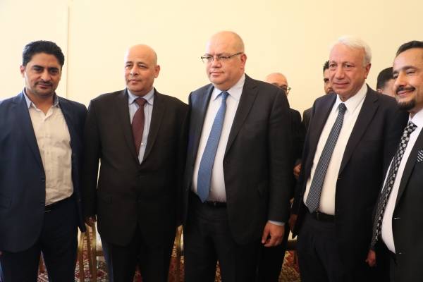 نقابة المقاولين تعقد اجتماعها الأول وتتلقى التهاني – صور