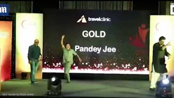 فيديو رقصة الموت.. رجل أعمال يفارق الحياة على المسرح