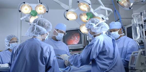 نظام نافيو.. ابتكار جديد لإجراء عمليات استبدال المفاصل بمساعدة “الروبوت”