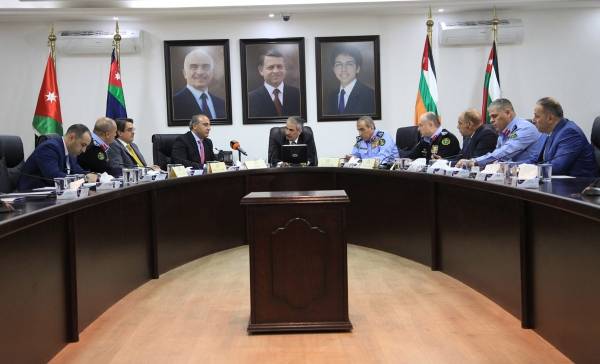 اجتماع في وزارة الداخلية لبحث الأزمة المرورية