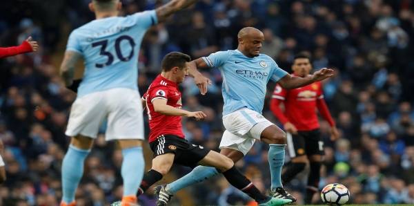 “بصقة هيريرا” تشعل أزمة بين قطبي مانشستر (فيديو)