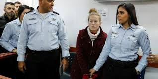 تحرش وتهديد ووعيد خلال التحقيق مع عهد التميمي  فيديو