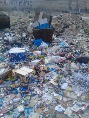 الزرقاء تغرق بالنفايات ورئيس بلديتها يسبح بالتلميعات ....