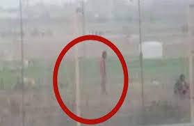 فرحة إسرائيلية بفيديو يوثق قنص فلسطيني على حدود غزة ..فيديو