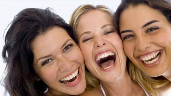 فوائد غير متوقعة للضحك في أماكن العمل