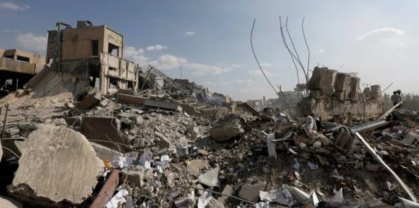 المغرب يستنكر الضربات الجوية الغربية على سوريا