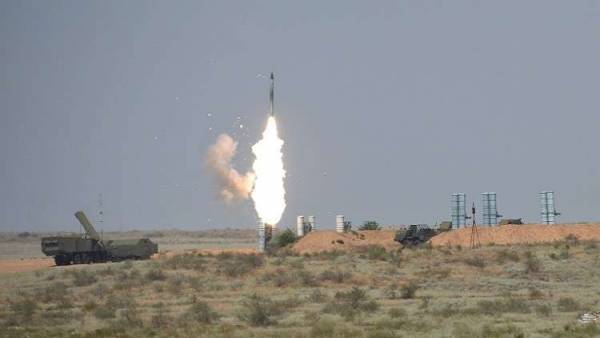 لافروف: مستعدون لبحث تسليم صواريخ إس300 لسوريا