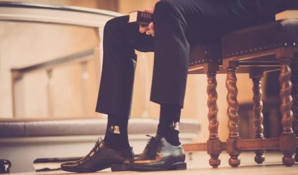 تحذير من خطورة لبس الحذاء بالبيت