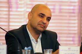 خوري: لو ضرُبتْ قدمٌ بحافةِ طاولة لشتمنا باسم عوض الله، ولو لم تُعجبنا سعر قطعة أثاث لاتهمنا الكردي