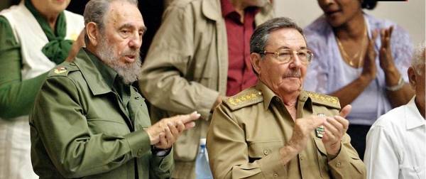 كوبا تطوي ستة عقود من حكم آل كاسترو