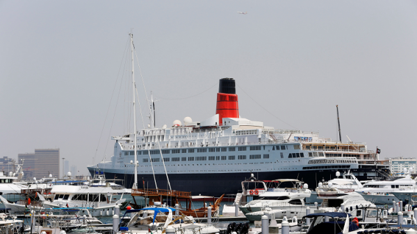 إليزابيث 2.. أول فندق عائم في مدينة دبي (فيديو)