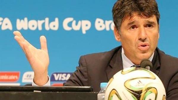 رئيس لجنة الحكام في الفيفا يطالب بتطبيق تقنية حكم الفيديو المساعد