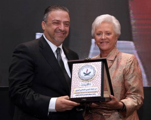 تكريم البنك العربي الاسلامي الدولي لدعمه المجلس التمريضي الأردني