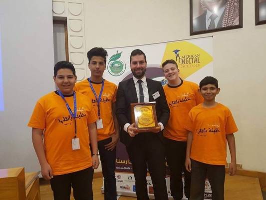 طلاب ساندس الوطنية قسم البرامج الاجنبية  يحصدون المركز الثاني في مسابقة المؤتمر البيئي الرابع
