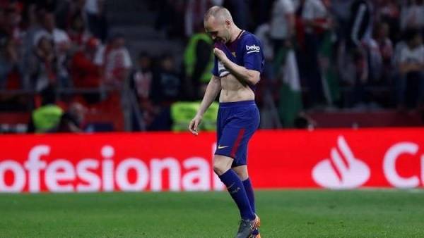 الرسام إنييستا ينهي لوحته بالدموع في معرض كروي راق!