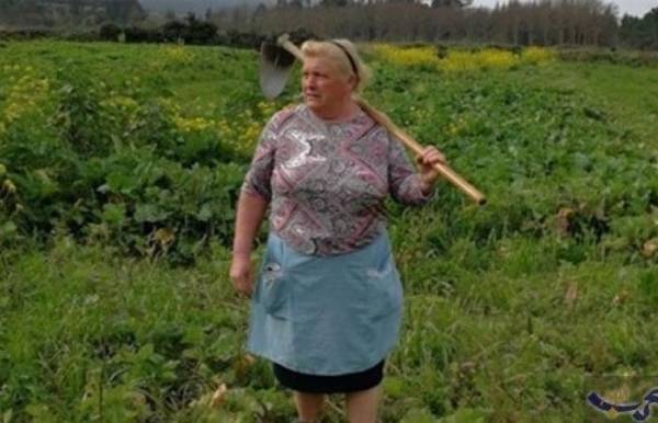 شبيهة ترامب مزارعة من اسبانيا