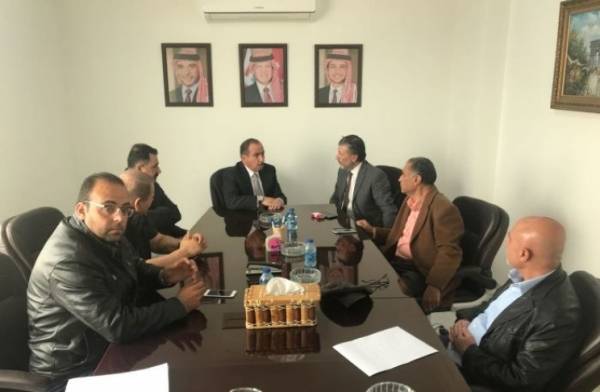 اللوزي يهنيء مجلس نقابة اصحاب مكاتب تأجير السيارات السياحية ويبحث معهم عددا من القضايا الهامة