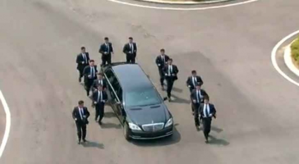 هذا ما قد تضطر إليه إن كنت من حراس زعيم كوريا الشمالية!.. فيديو