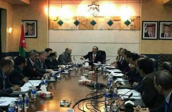  المعلمين  تعلق وقفتها الاحتجاجية بعد استجابة الحكومة لمطالبها