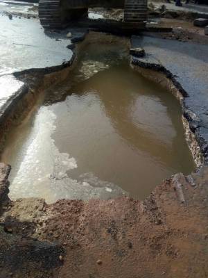 كسر خط مياه يغلق نفق المدينة الرياضية جزئيا