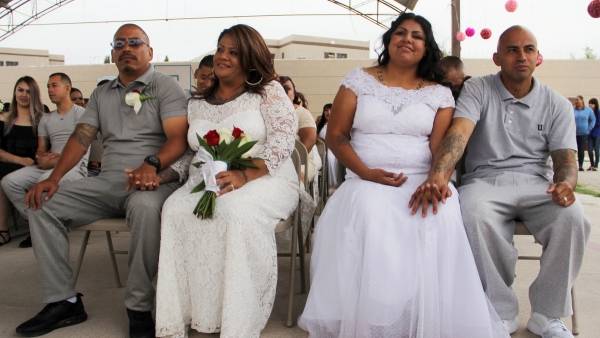 بالصور.. حفل زواج لـ63 سجيناً وراء القضبان في المكسيك